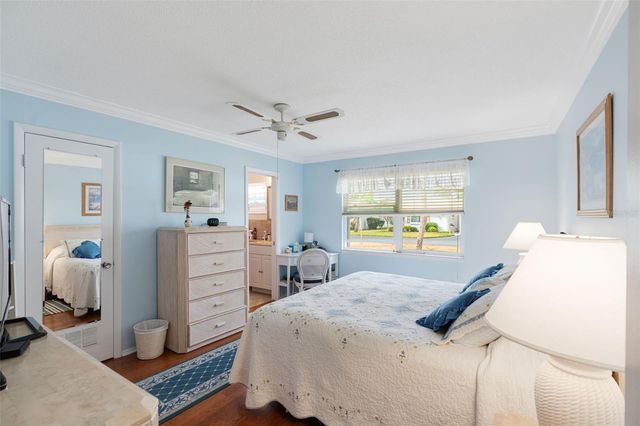 2717 RIVERBLUFF PLACE V49, Sarasota, FL 34231