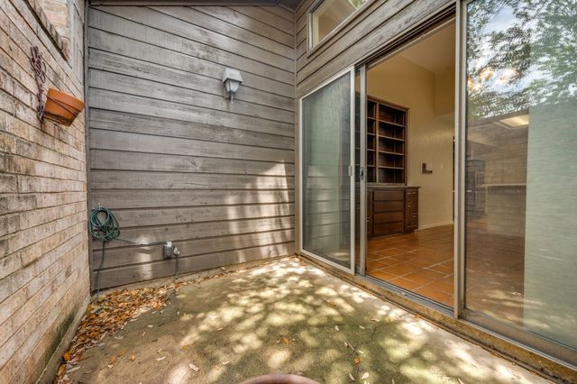 3316 Courtyard Place, Farmers Branch, TX 75234