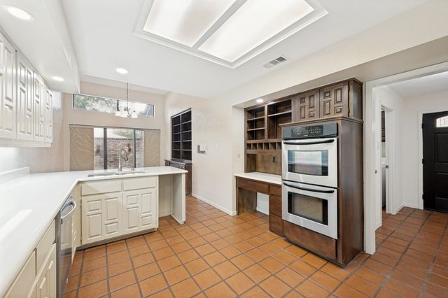 3316 Courtyard Place, Farmers Branch, TX 75234