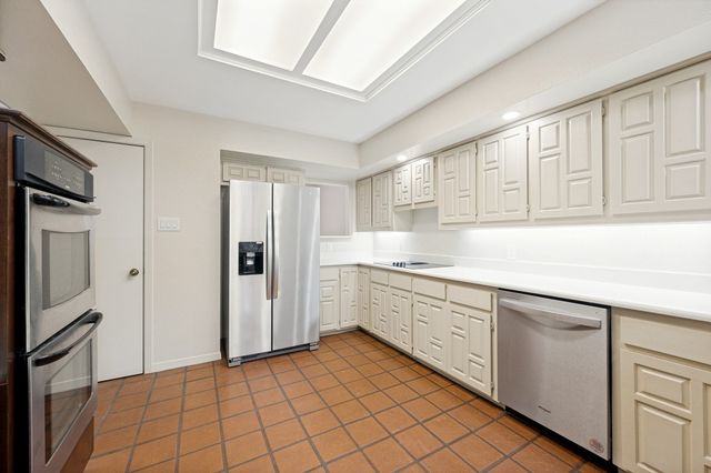 3316 Courtyard Place, Farmers Branch, TX 75234
