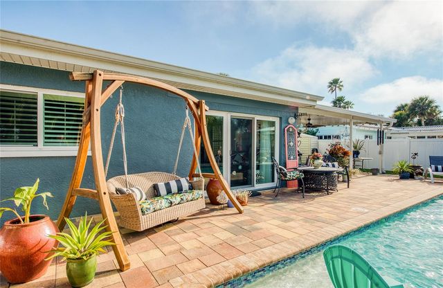 621 77TH AVENUE, St Pete Beach, FL 33706