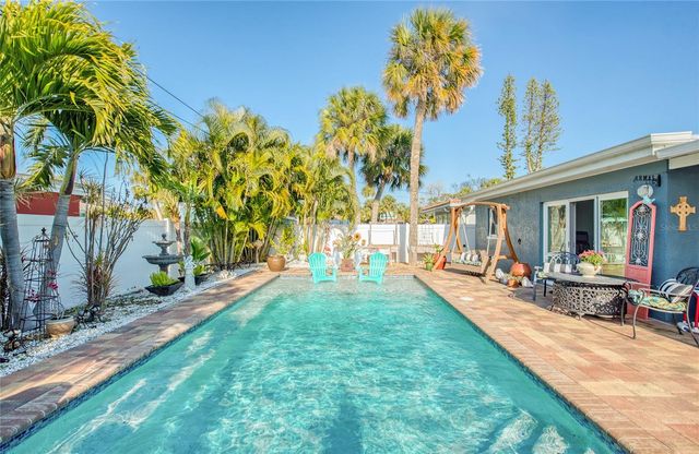 621 77TH AVENUE, St Pete Beach, FL 33706