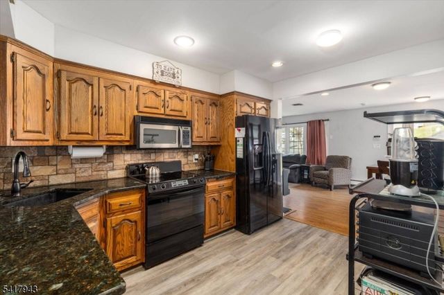 245 Barnert Ave, Totowa Boro, NJ 07512