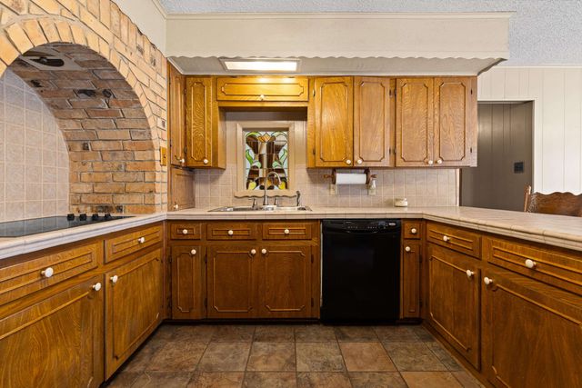 837 Bertha Jackson Road, Marshall, TX 75670