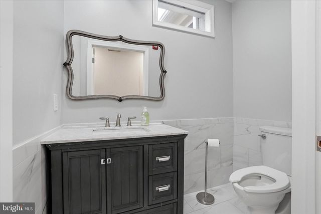 363-365 W JOHNSON HWY, Norristown, PA 19401