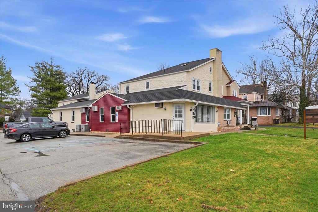 363-365 W JOHNSON HWY, Norristown, PA 19401