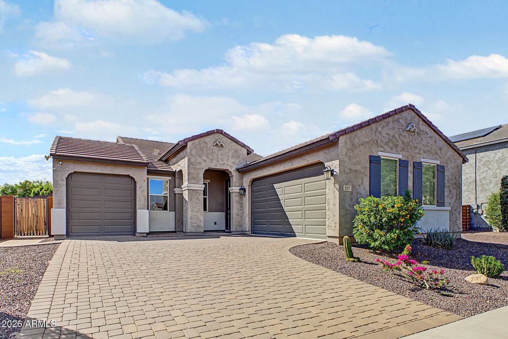 3317 W MELODY Drive, Laveen, AZ 85339