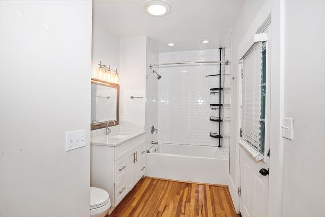 35 Oak Ave, Worcester, MA 01605