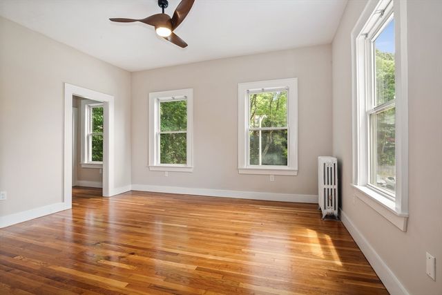 35 Oak Ave, Worcester, MA 01605