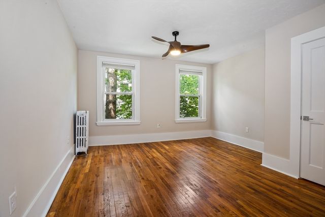 35 Oak Ave, Worcester, MA 01605