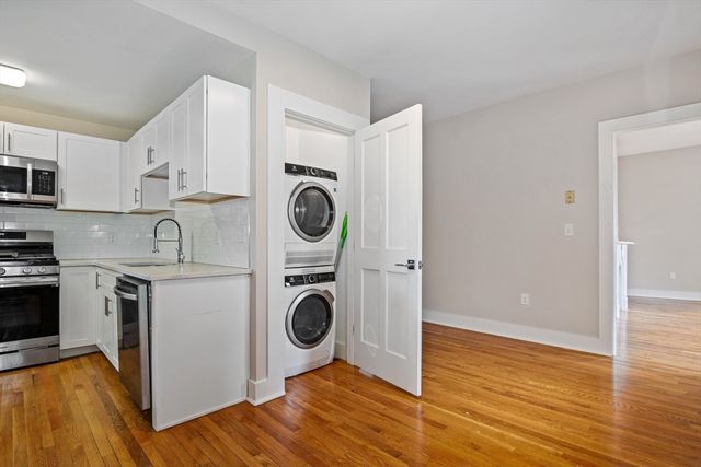 35 Oak Ave, Worcester, MA 01605