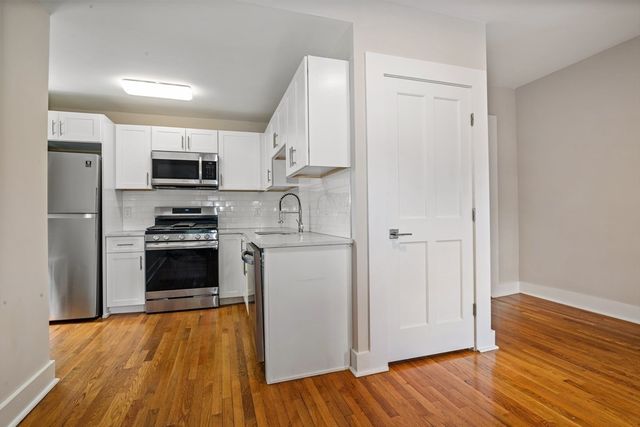 35 Oak Ave, Worcester, MA 01605