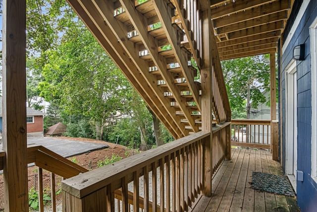 35 Oak Ave, Worcester, MA 01605