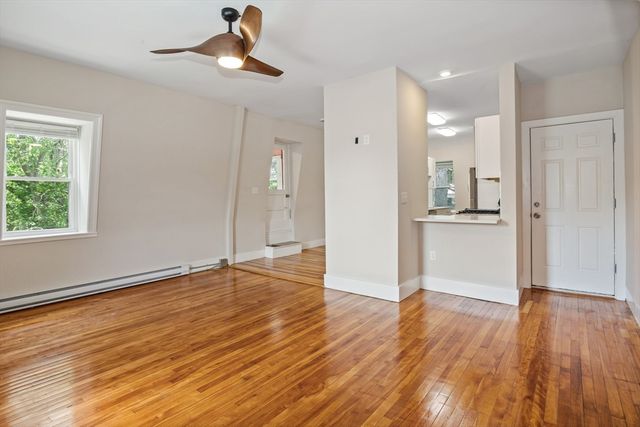 35 Oak Ave, Worcester, MA 01605