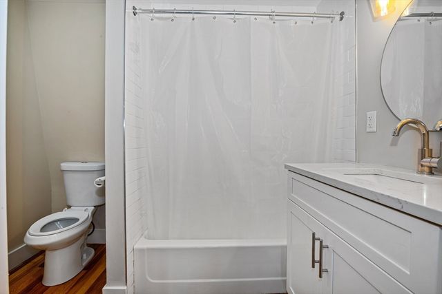 35 Oak Ave, Worcester, MA 01605