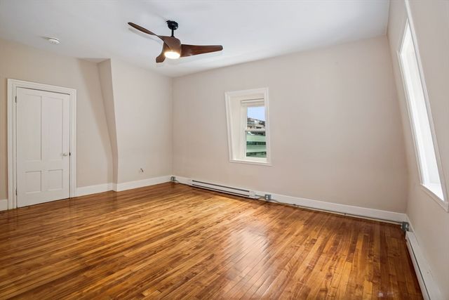 35 Oak Ave, Worcester, MA 01605