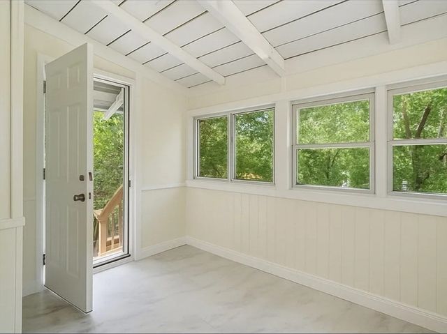 35 Oak Ave, Worcester, MA 01605