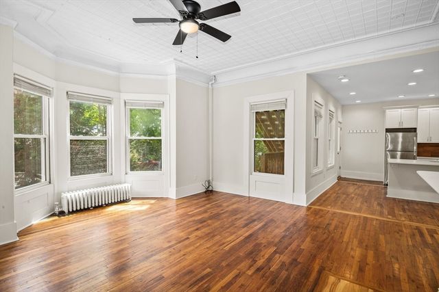 35 Oak Ave, Worcester, MA 01605