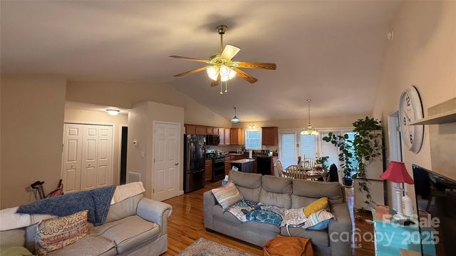 1140 Stephenson Court, Lenoir, NC 28645