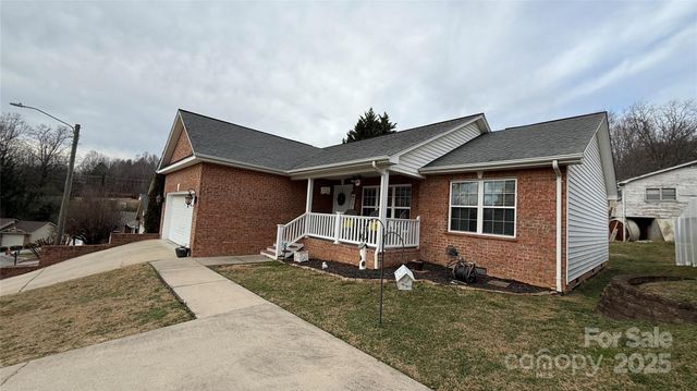 1140 Stephenson Court, Lenoir, NC 28645