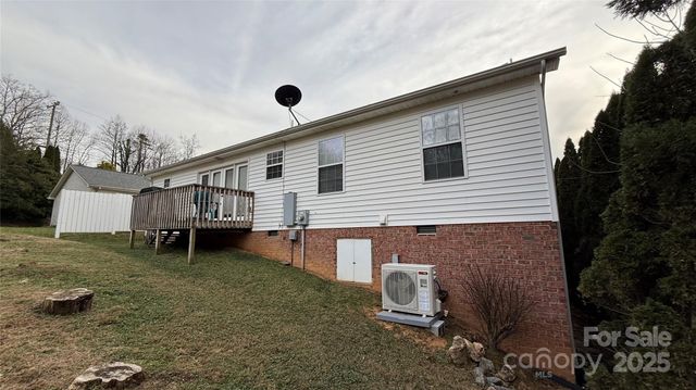 1140 Stephenson Court, Lenoir, NC 28645