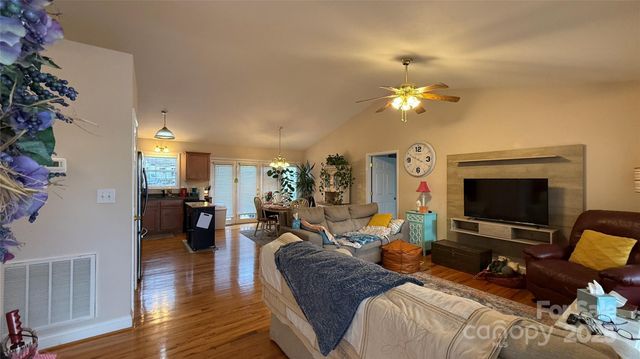 1140 Stephenson Court, Lenoir, NC 28645