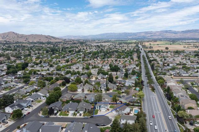 1219 Willow Court, Gilroy, CA 95020