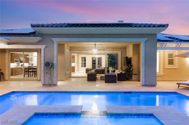 21 GRAND MASTERS Drive, Las Vegas, NV 89141