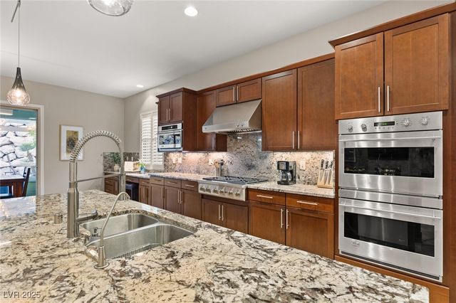 21 GRAND MASTERS Drive, Las Vegas, NV 89141