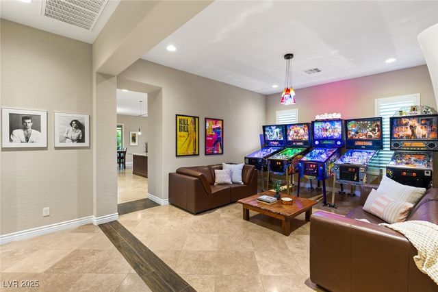 21 GRAND MASTERS Drive, Las Vegas, NV 89141