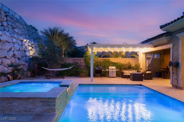 21 GRAND MASTERS Drive, Las Vegas, NV 89141