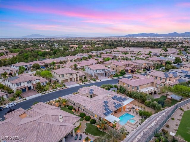 21 GRAND MASTERS Drive, Las Vegas, NV 89141