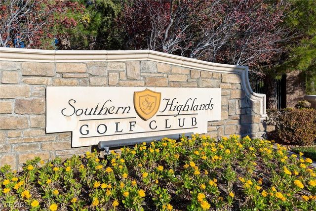 21 GRAND MASTERS Drive, Las Vegas, NV 89141