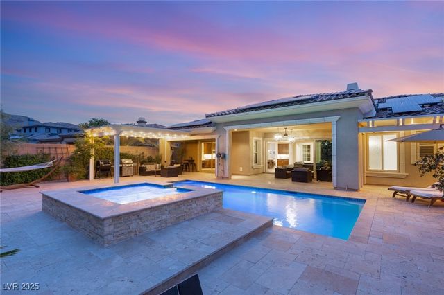 21 GRAND MASTERS Drive, Las Vegas, NV 89141