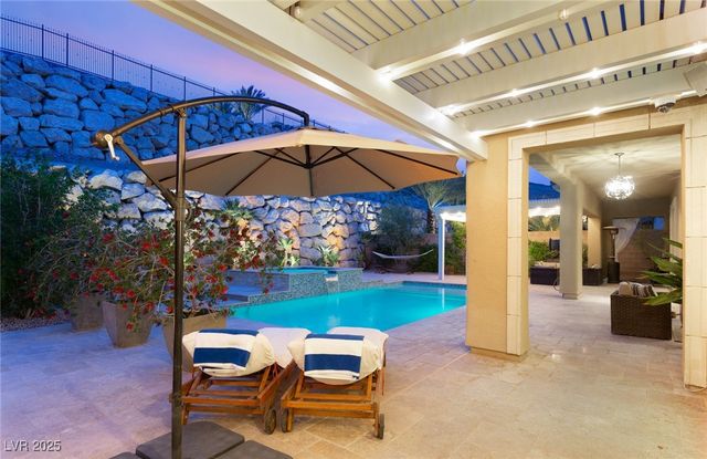 21 GRAND MASTERS Drive, Las Vegas, NV 89141