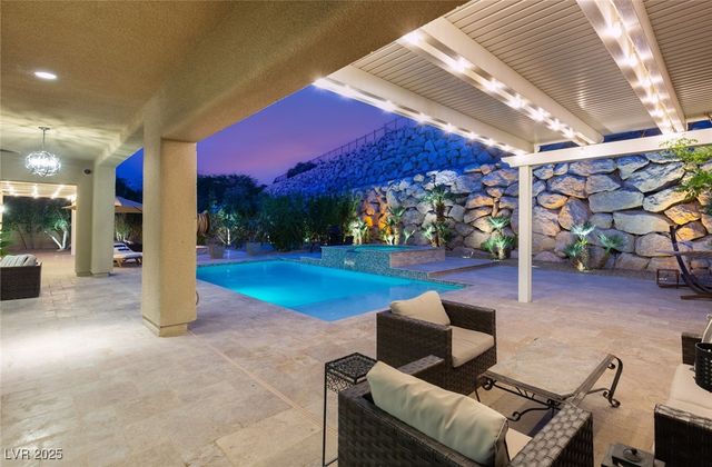 21 GRAND MASTERS Drive, Las Vegas, NV 89141