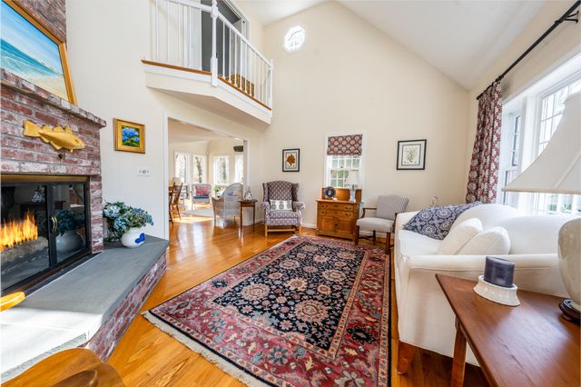 42 Eventide Lane, Hyannis, MA 02601