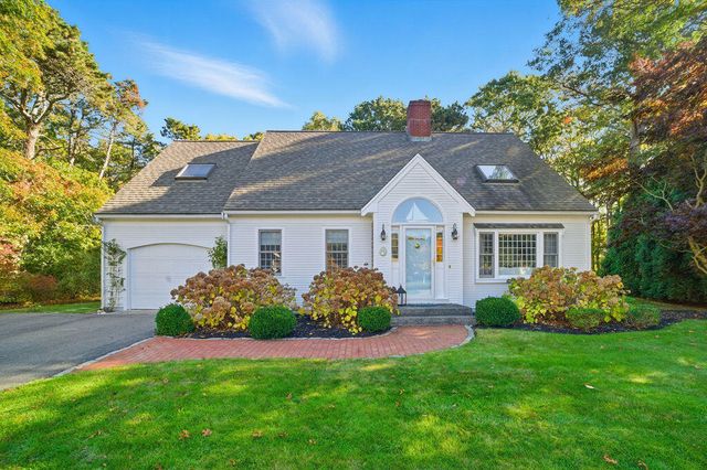 42 Eventide Lane, Hyannis, MA 02601