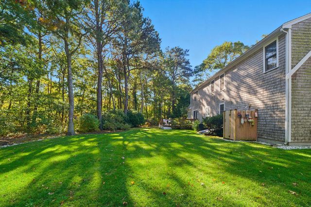42 Eventide Lane, Hyannis, MA 02601