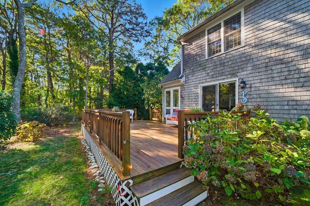 42 Eventide Lane, Hyannis, MA 02601