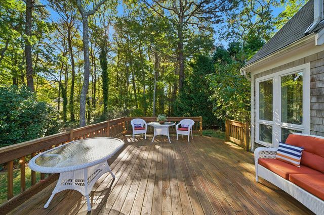 42 Eventide Lane, Hyannis, MA 02601