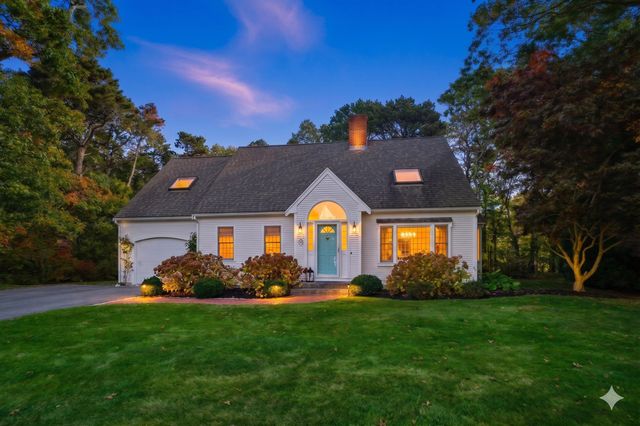 42 Eventide Lane, Hyannis, MA 02601