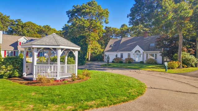 42 Eventide Lane, Hyannis, MA 02601