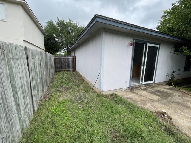110 Brentwood DR, Leander, TX 78641