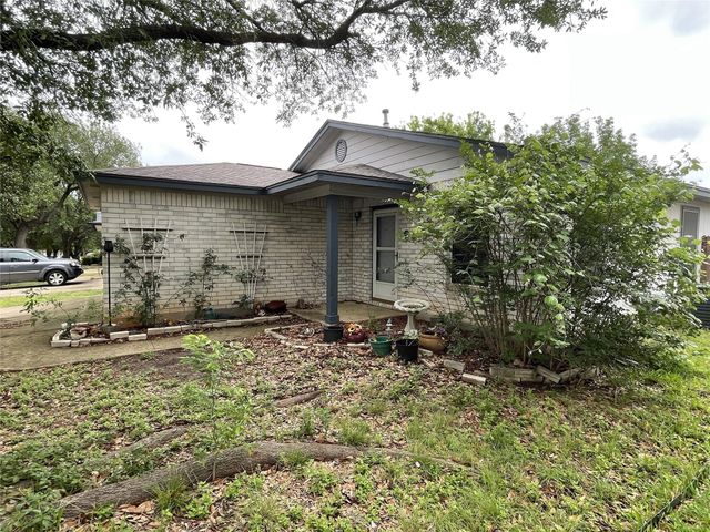 110 Brentwood DR, Leander, TX 78641