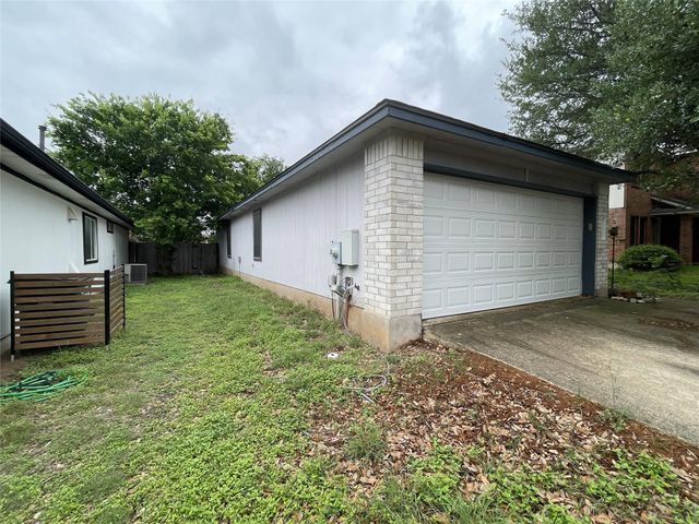 110 Brentwood DR, Leander, TX 78641