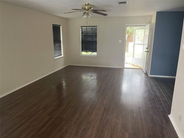 110 Brentwood DR, Leander, TX 78641