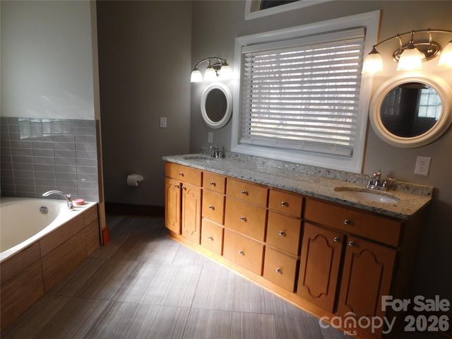 5314 Brookwood Court, Waxhaw, NC 28173