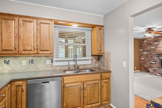 1608 Devoe Drive, Lincoln, NE 68506
