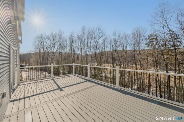 4 Jans Way, Guilford, CT 06437